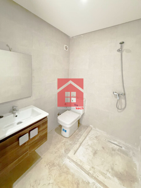 Appartement vide avec piscine à louer-6