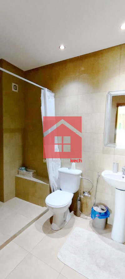 Appartement meublé avec piscine à vendre