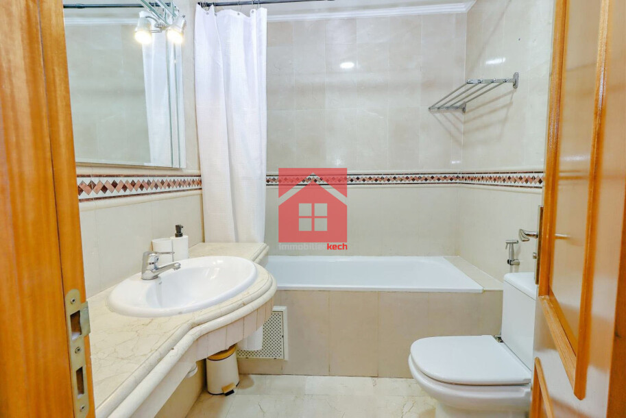 Bel Appartement avec Balcon a Gueliz-7