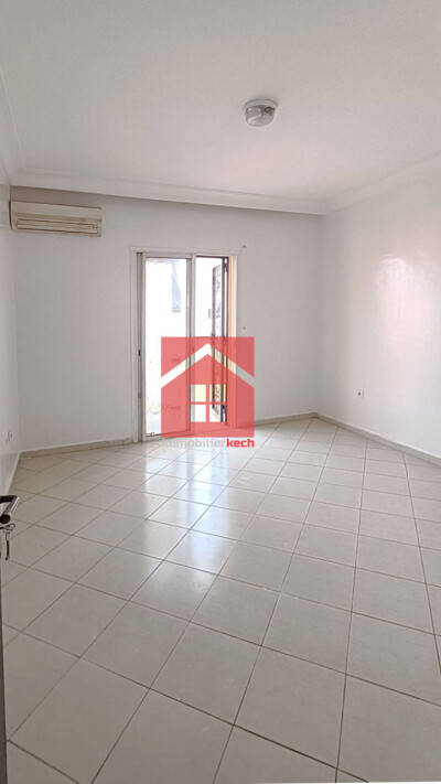 Appartement avec balcon à louer