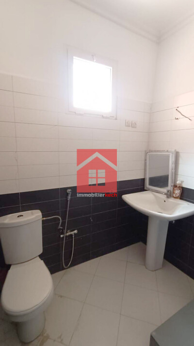 Appartement avec balcon à louer