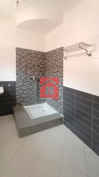 Appartement avec balcon à louer-6