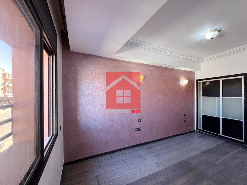 Plateau bureau avec terrasse-2