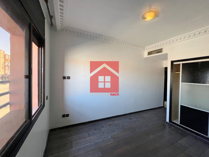 Plateau bureau avec terrasse-3