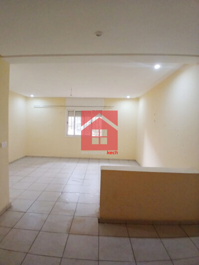 Appartement vide avec terasse à louer