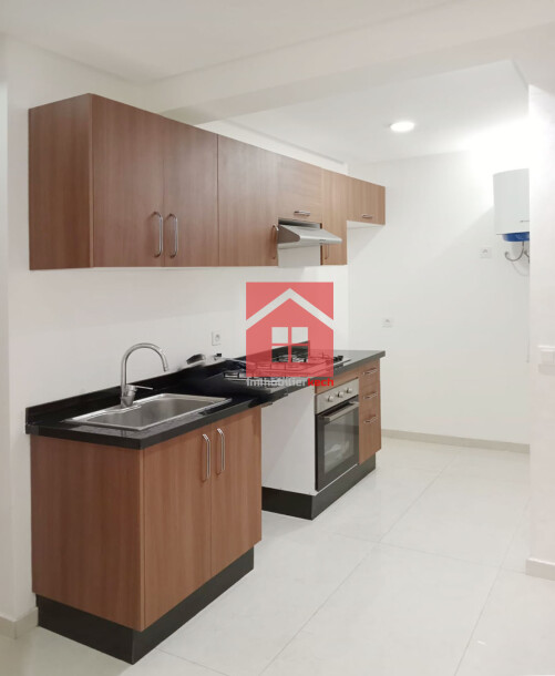 Bel aprt à louer dans le quartier izdihar-3