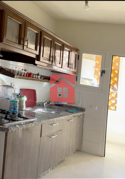 Bel appartement avec balcon à louer