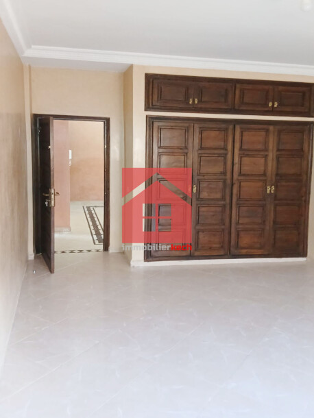 😍 étage villa  avec 2 balcons à louer 😍-7