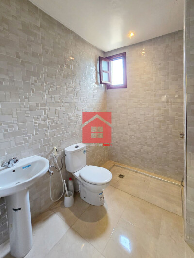 Elégante villa meublée avec piscine à vendre