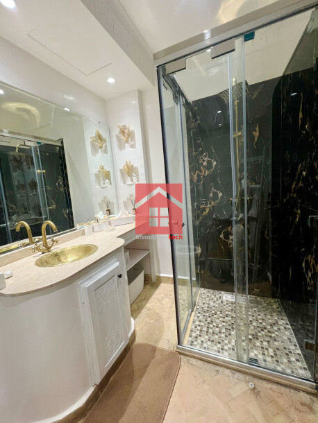 Luxe Appartement avec Terrasse et Piscine-7