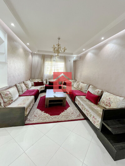 Neuf appartement avec balcon à louer