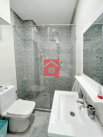 Neuf appartement avec balcon à louer