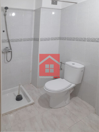 Neuf appartement avec 2 balcons à louer