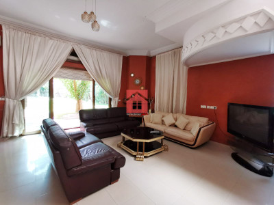 Charmante Villa avec une Grande Piscine Privée