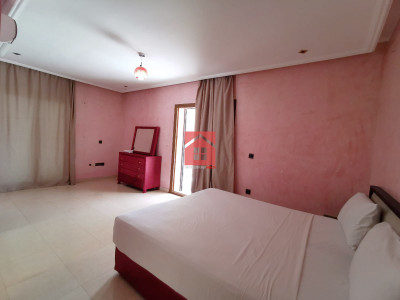 Charmante Villa avec une Grande Piscine Privée