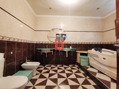 Charmante Villa avec une Grande Piscine Privée