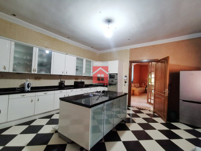 Charmante Villa avec une Grande Piscine Privée