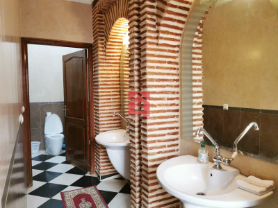 Charmante Villa avec une Grande Piscine Privée